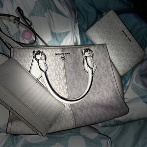 Michael Kors Cream and White Tote Set